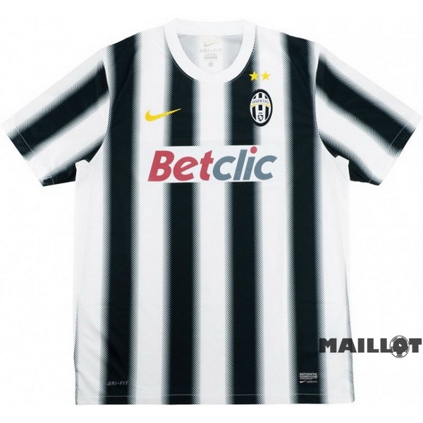 Foot Maillot Pas Cher Domicile Maillot Juventus Retro 2011 2012 Noir Blanc