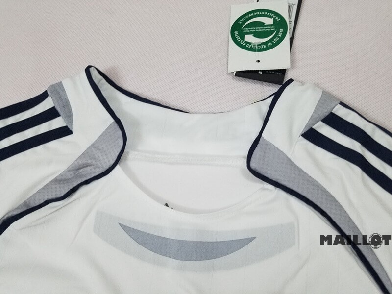 Foot Maillot Pas Cher Domicile Maillot Real Madrid Retro 2006 2007 Blanc