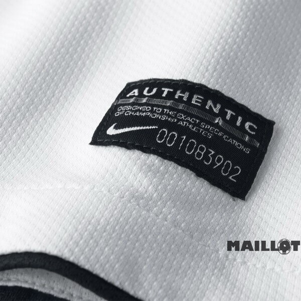Foot Maillot Pas Cher Exterieur Maillot Manchester United Retro 2010 2011 Blanc