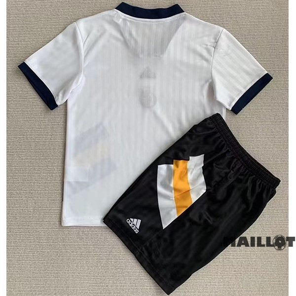 Foot Maillot Pas Cher Spécial Conjunto De Enfant Real Madrid 2022 2023 Blanc