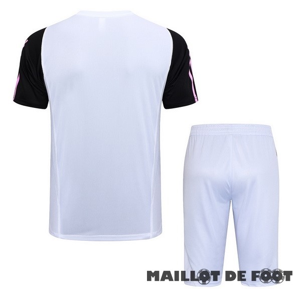 Foot Maillot Pas Cher Entrainement Ensemble Complet Juventus 2023 2024 Noir Blanc Rose