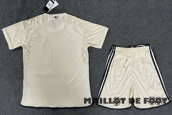 Foot Maillot Pas Cher Exterieur Conjunto De Homme As Roma 2023 2024 Jaune