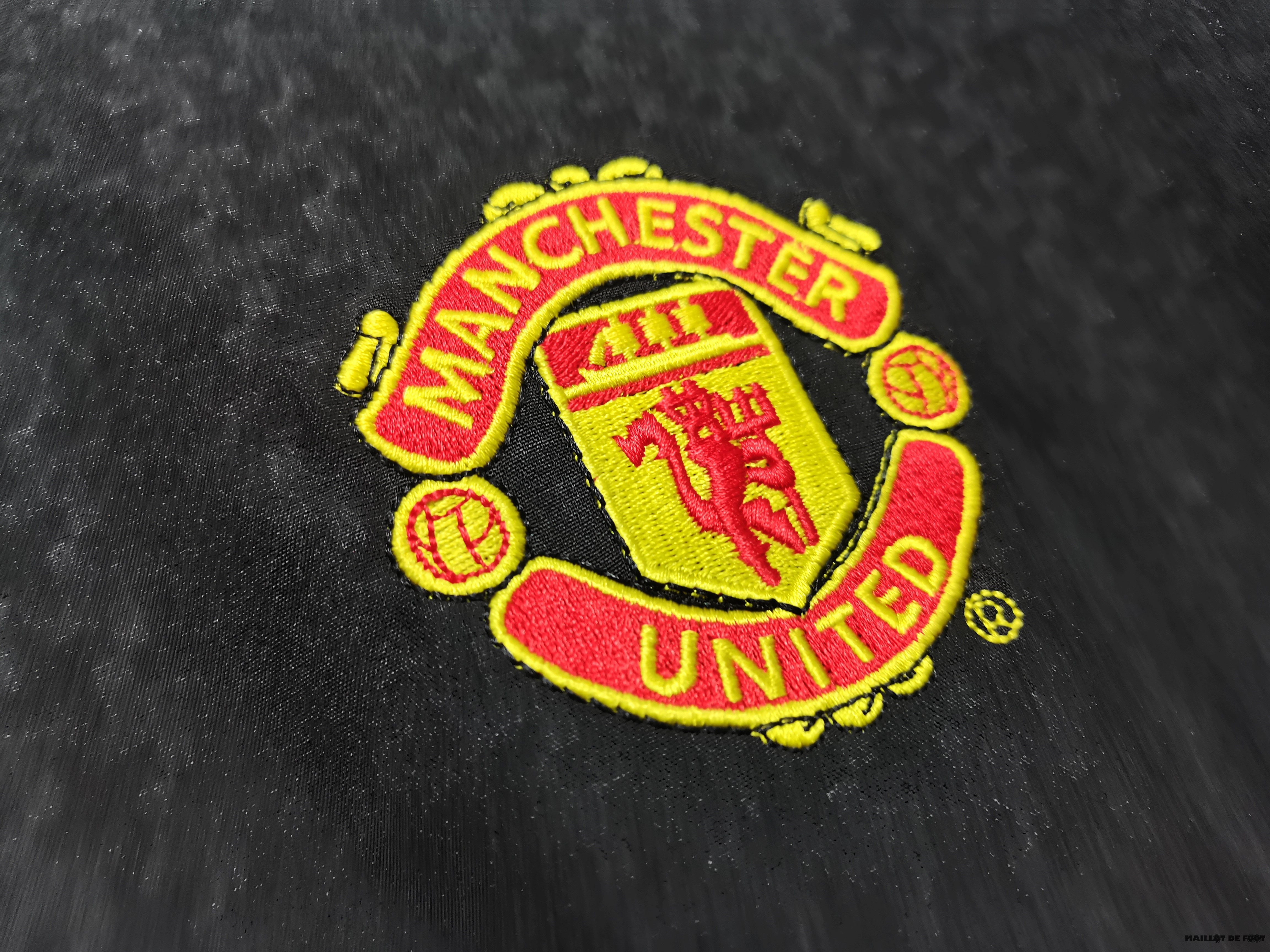 Foot Maillot Pas Cher Exterieur Maillot Manchester United Retro 2003 2005 Noir