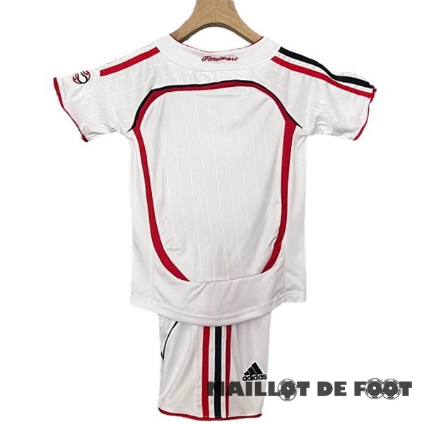 Foot Maillot Pas Cher Exterieur Conjunto De Enfant AC Milan Retro 2006 2007