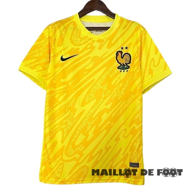Foot Maillot Pas Cher Thailande Gardien Maillot Real Madrid 2024 2025 Jaune