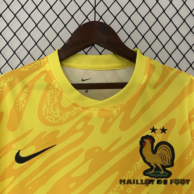 Foot Maillot Pas Cher Thailande Gardien Maillot Real Madrid 2024 2025 Jaune